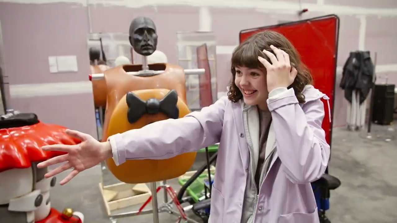 Five Nights at Freddy's 2: Special Features (BTS: Bringing Freddy & Friends to Life)