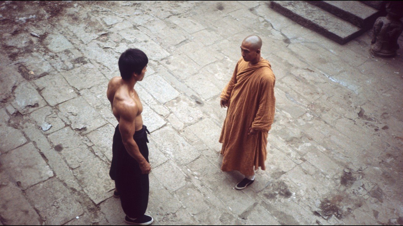 Bruce Lee vs Shaolin Master What's the Best Martial Art Style?