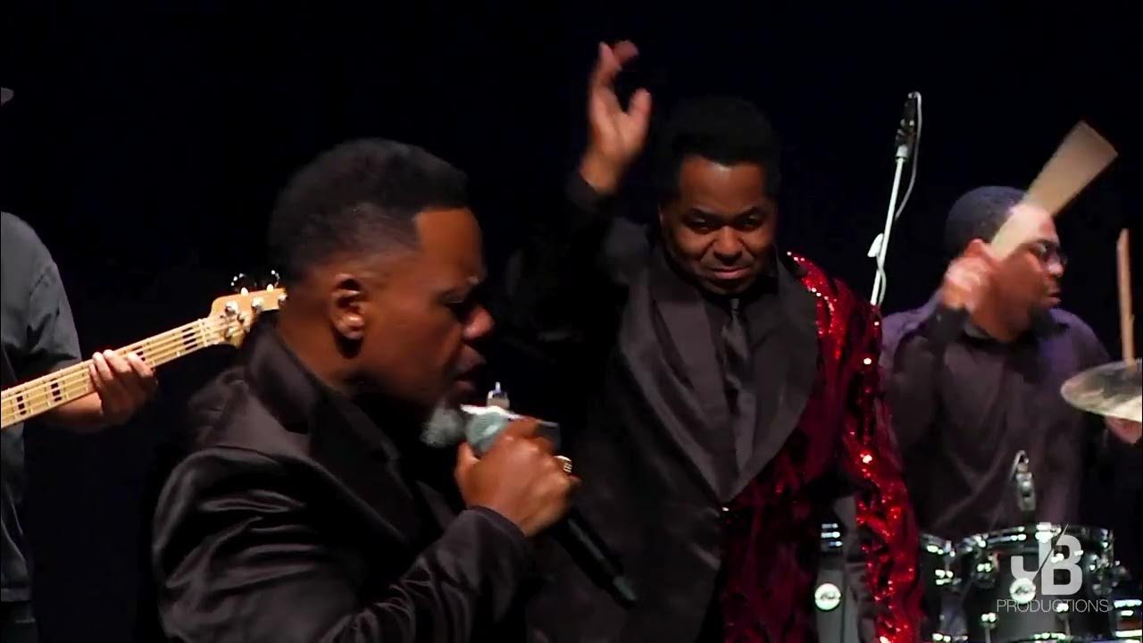 The Mighty Clouds of Joy - "Walk Around Heaven" LIVE